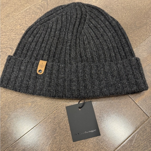 Mackage luca hat - Picture 1 of 3